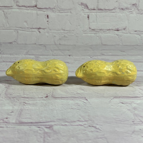 Vintage Ceramic Peanut Salt and Pepper Shaker Pair - Picture 3 of 8